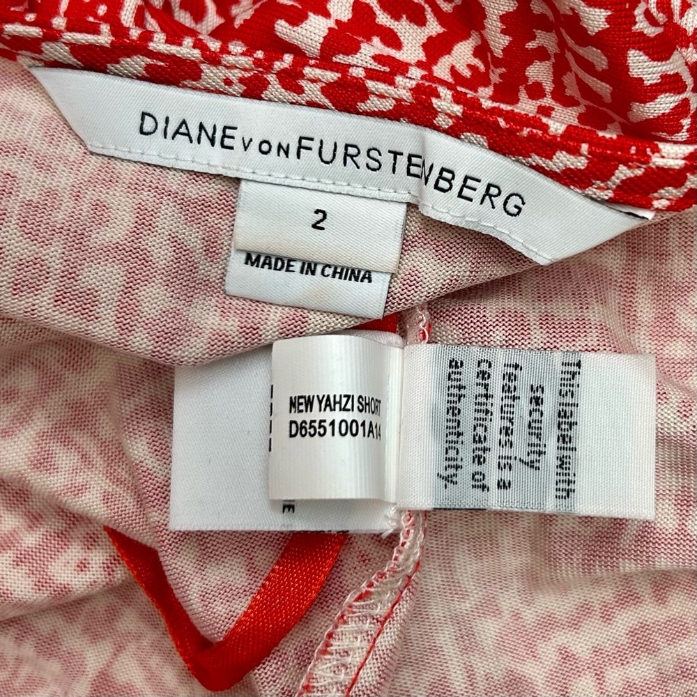 Diane von Furstenberg New Yahzi Wrap Dress Red White Print Silk Size 2 - Picture 13 of 14